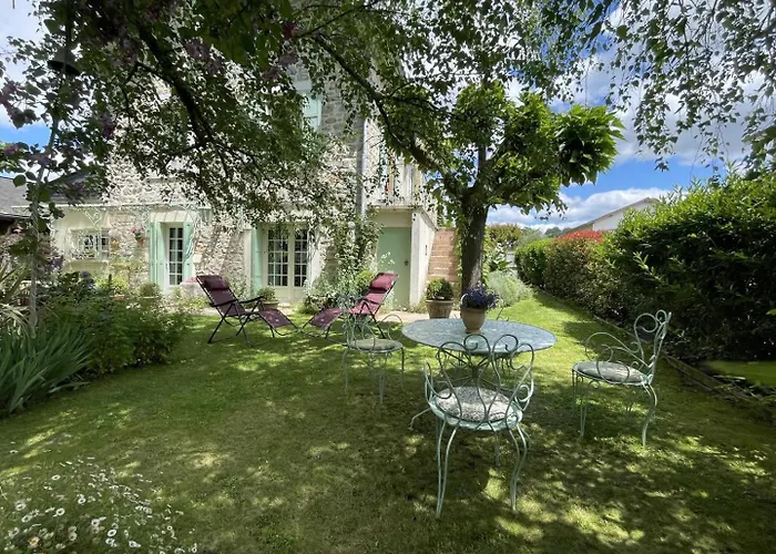 Maison Mado-lily Bidos