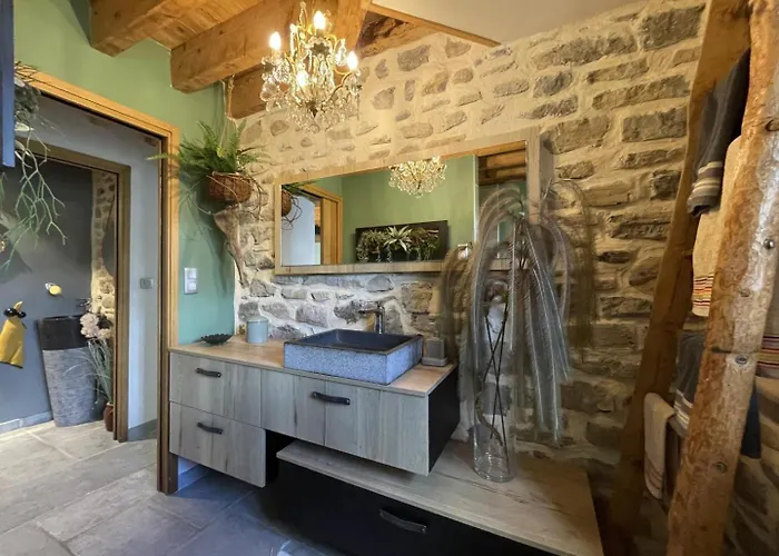 Semesterbostad Maison Mado-lily